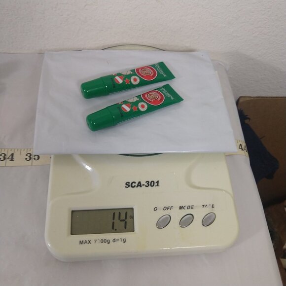 L'Occitane Limited Edition Winter Walk 5% Shea Lip Balm 12ML X 2 NEW - Picture 5 of 5